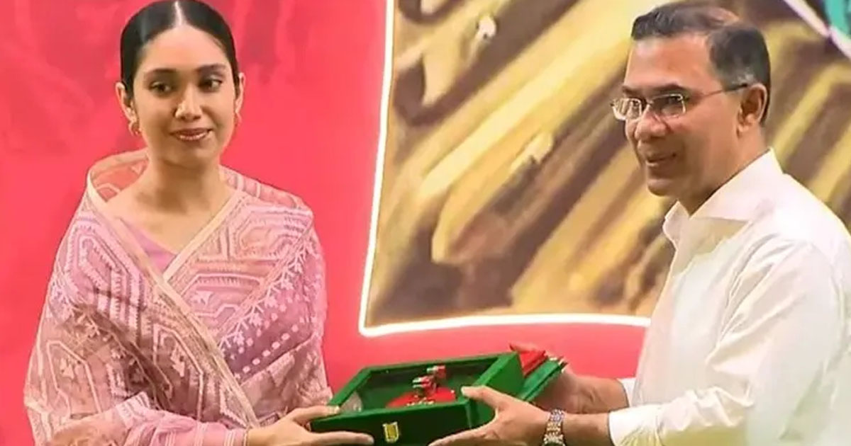 খালেদা জিয়ার স্বাধীনতা পুরস্কার গ্রহণ করলেন নাতনি জাইমা রহমান