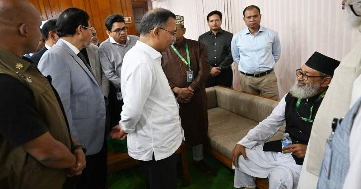 দৈনিক পূর্বকোণ - চট্টগ্রামের দৈনিক সংসদে অসুস্থ জামায়াত এমপির খোঁজ নিলেন প্রধানমন্ত্রী