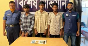 জোরারগঞ্জে ছিনতাইয়ের সময় গ্রেপ্তার ৩