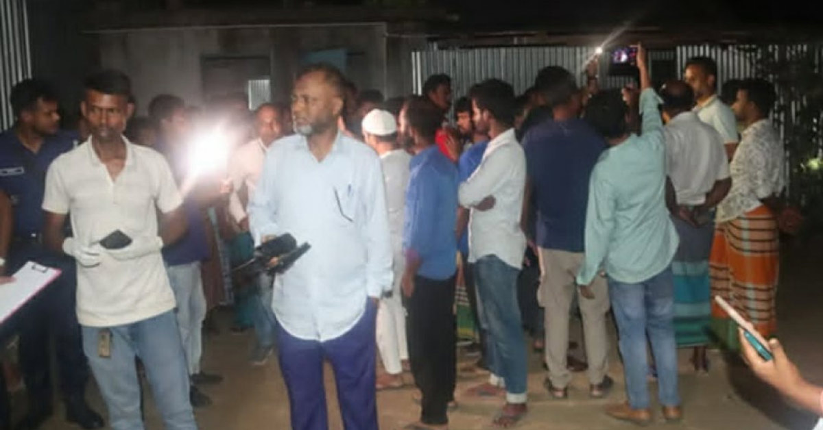 দৈনিক পূর্বকোণ - চট্টগ্রামের দৈনিক মা-মেয়েকে পিটিয়ে ও কুপিয়ে হত্যা, বাঁচাতে এসে প্রতিবেশীও নিহত