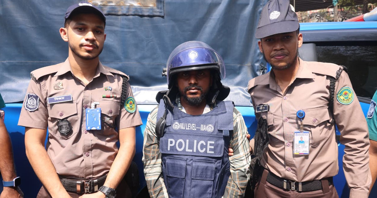 চট্টগ্রামে যুবদলকর্মীকে কুপিয়ে হাত বিচ্ছিন্নের ঘটনায় যুবক গ্রেপ্তার