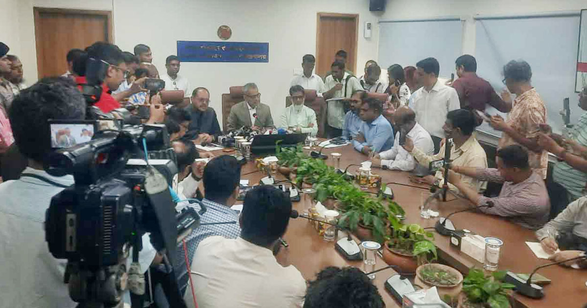 দৈনিক পূর্বকোণ - চট্টগ্রামের দৈনিক প্রতি কিলোমিটারে বাসের ভাড়া বাড়লো ১১ পয়সা