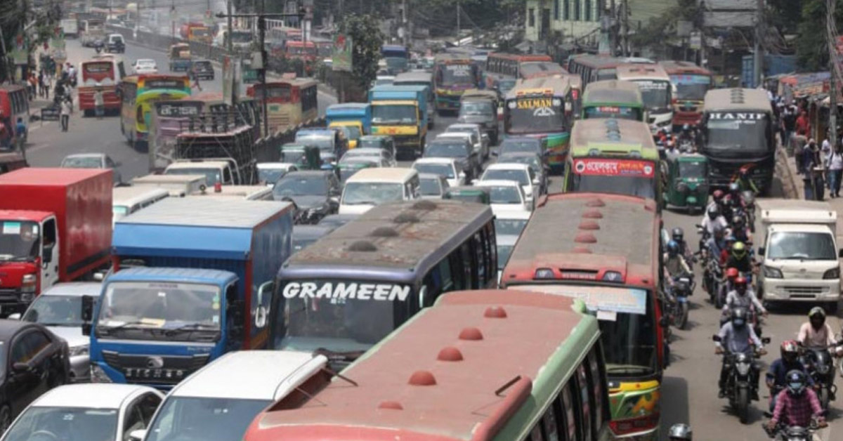 দৈনিক পূর্বকোণ - চট্টগ্রামের দৈনিক সরকারি ঘোষণা না আসা পর্যন্ত বাড়তি ভাড়া নেওয়া যাবে না: পরিবহন মালিক সমিতি
