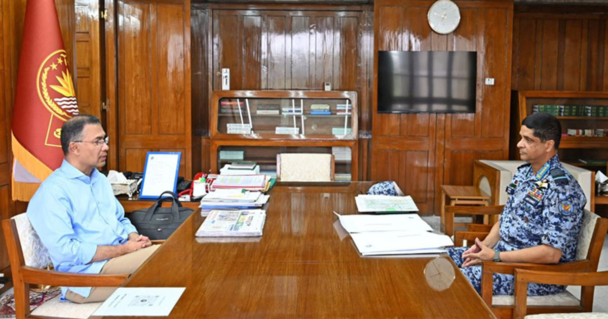 প্রধানমন্ত্রীর সঙ্গে বিমান বাহিনী প্রধানের সাক্ষাৎ