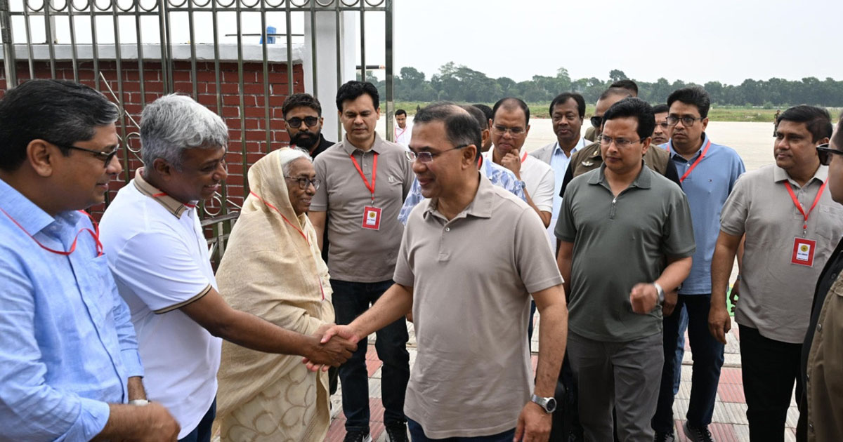 দৈনিক পূর্বকোণ - চট্টগ্রামের দৈনিক যশোর পৌঁছেছেন প্রধানমন্ত্রী তারেক রহমান