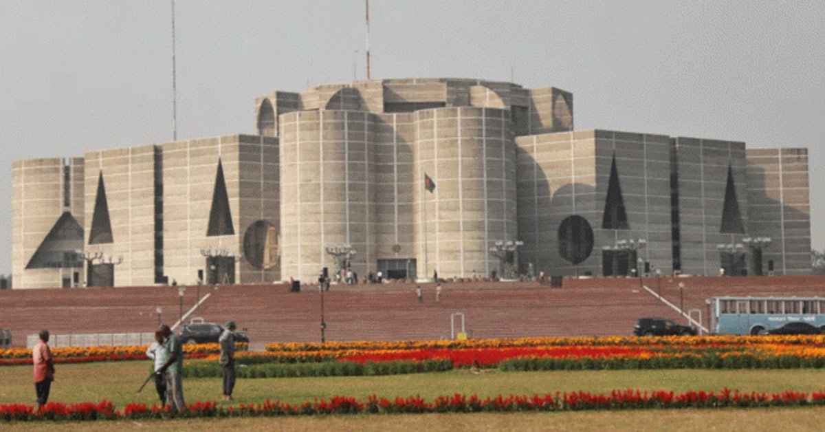 দৈনিক পূর্বকোণ - চট্টগ্রামের দৈনিক সংসদসহ গুরুত্বপূর্ণ স্থাপনায় হামলার আশঙ্কা, সতর্কতা জারি