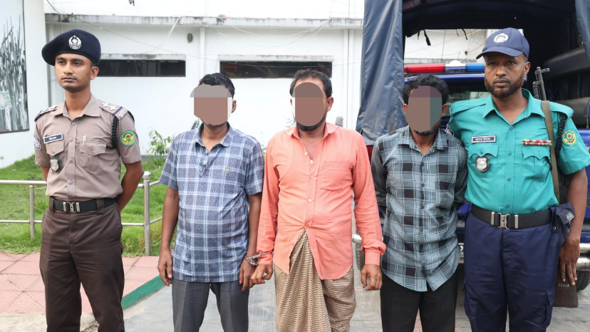দৈনিক পূর্বকোণ - চট্টগ্রামের দৈনিক চট্টগ্রামে তিন ডাকাত গ্রেপ্তার, উদ্ধার ৪ গরু