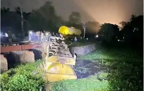 তেলবাহী ট্রেন লাইনচ্যুত, সিলেটের সঙ্গে সারাদেশের রেল যোগাযোগ বন্ধ