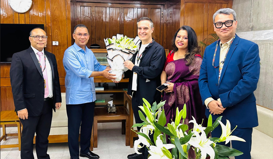 দৈনিক পূর্বকোণ - চট্টগ্রামের দৈনিক প্রধানমন্ত্রীর সঙ্গে বাটা গ্রুপের গ্লোবাল সিইওর সাক্ষাৎ