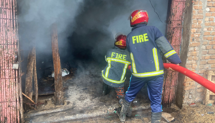 দৈনিক পূর্বকোণ - চট্টগ্রামের দৈনিক রাঙ্গুনিয়ায় শর্ট সার্কিট থেকে লাকড়ির কারখানায় আগুন