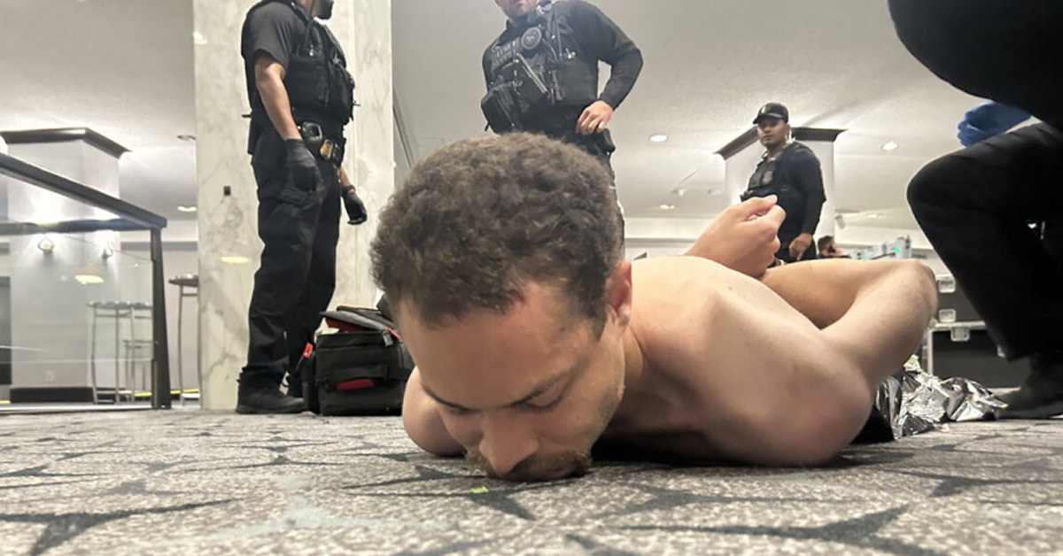 দৈনিক পূর্বকোণ - চট্টগ্রামের দৈনিক ট্রাম্পের নৈশভোজে গুলি চালানো কে এই টমাস অ্যালেন?