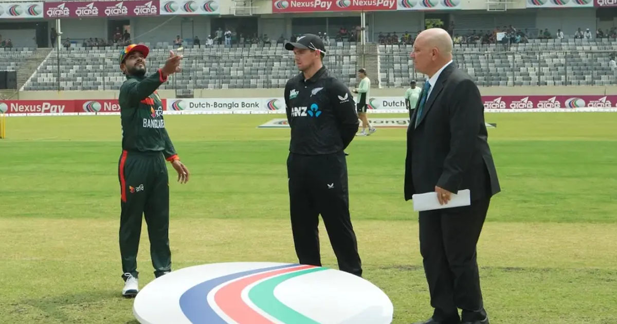 দৈনিক পূর্বকোণ - চট্টগ্রামের দৈনিক সিরিজ নির্ধারণী ম্যাচে টস হেরে ব্যাটিংয়ে বাংলাদেশ