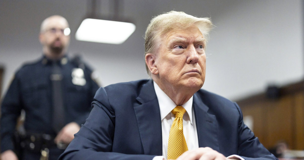 ইরানে যুদ্ধবিমান ভূপাতিতের খবরে কয়েক ঘণ্টা চিৎকার করেন ট্রাম্প