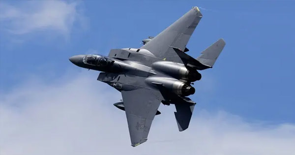 ইরানে উদ্ধার হওয়া মার্কিন যুদ্ধবিমানের ক্রু ‘গুরুতর আহত’: ট্রাম্প