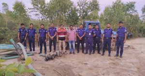 পূর্বকোণে সংবাদ প্রকাশের জেরে লোহাগাড়ায় বালু উত্তোলন বন্ধে অভিযান