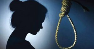 গৃহবধূকে ‘পিটিয়ে হত্যা’র অভিযোগ, আত্মহত্যা সাজাতে মরদেহ ঝুলিয়ে উধাও স্বামী