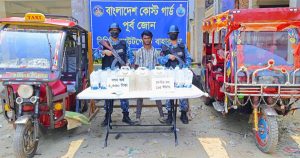 টেকনাফে মদ ও নগদ টাকাসহ আটক ১, ইজিবাইক জব্দ