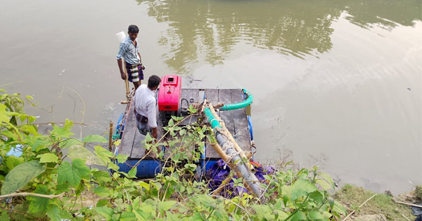 মিরসরাইয়ে অবৈধভাবে মাটি ও বালু উত্তোলন বন্ধে অভিযান