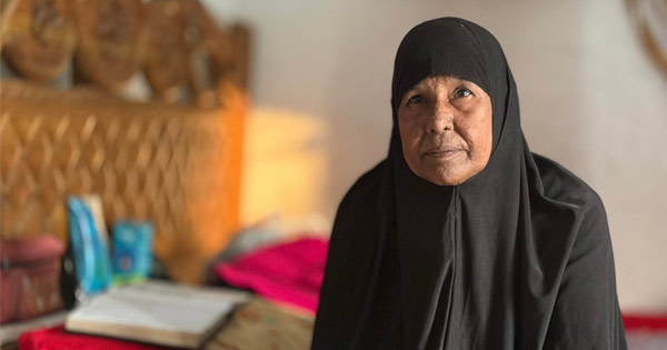 চট্টগ্রাম আঞ্চলিক গানের সম্রাজ্ঞী বুলবুল আখতারকে স্বাধীনতা সম্মাননা স্মারক ২০২৬ প্রদান—অঁলার অভিনন্দন