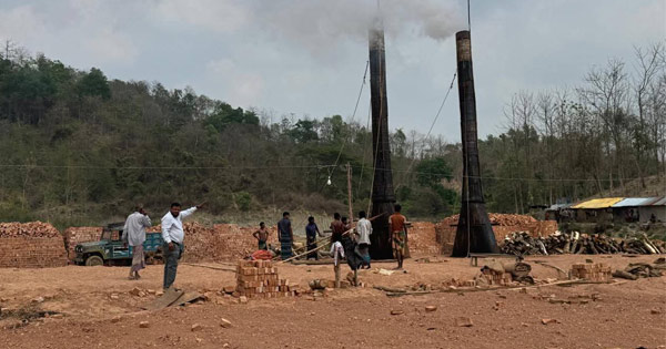 রাঙ্গুনিয়ায় দুই অবৈধ ইটভাটাকে সাড়ে ৪ লাখ টাকা জরিমানা