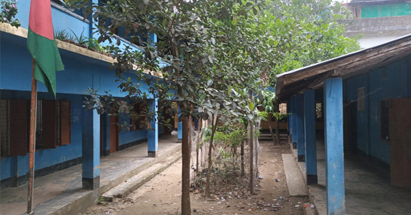 দৈনিক পূর্বকোণ - চট্টগ্রামের দৈনিক লামায় তীব্র দাবদাহে ১৯ শিক্ষার্থীর হিটস্ট্রোক, হাসপাতালে ভর্তি ১