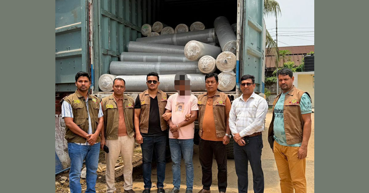 চট্টগ্রাম থেকে আত্মসাত হওয়া ৬০ লাখ টাকার কাপড়ের রোল নোয়াখালী থেকে উদ্ধার