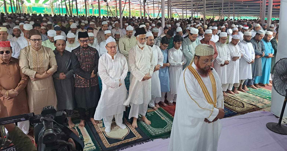 চট্টগ্রামে জমিয়তুল ফালাহ্ ময়দানে ঈদুল আজহার নামাজ আদায়