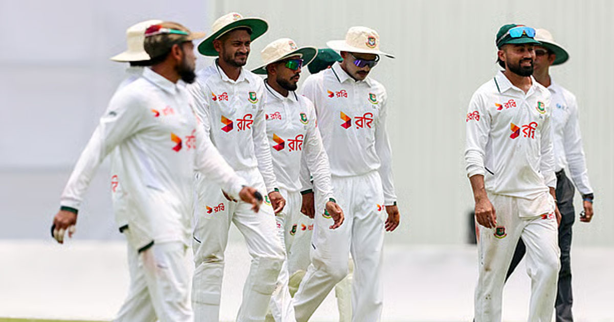 চার উইকেট নিয়ে প্রথম সেশন ঘুরে দাঁড়িয়েছে বাংলাদেশ