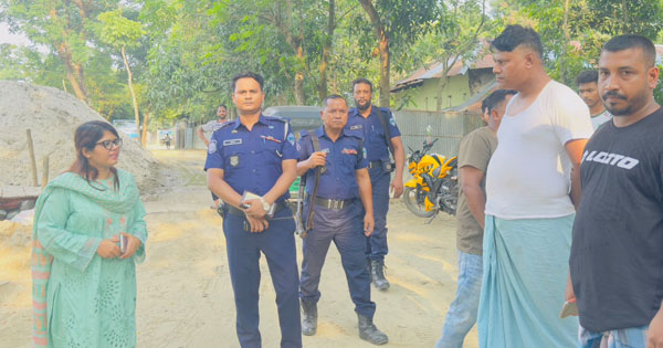 বোয়ালখালীতে নদীর বালু উত্তোলন, ৩ জনকে দেড় লাখ টাকা জরিমানা