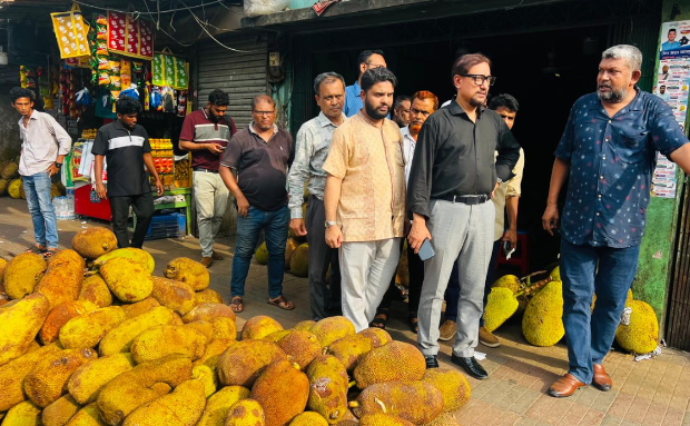 ফুটপাত দখল করে ব্যবসা করা চলবেনা: মেয়র ডা. শাহাদাত