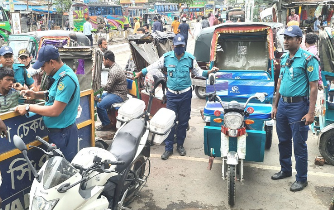 বায়েজিদে ২৪ দিনে পাঁচ শতাধিক যানবাহন আটক