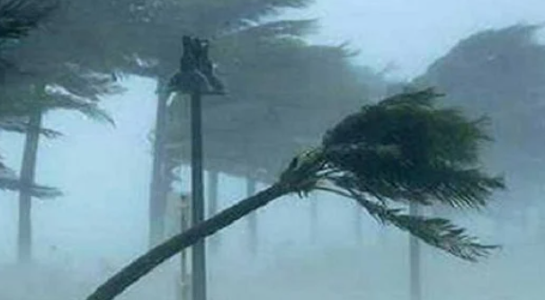 রাতের মধ্যে ১৮ অঞ্চলে ৬০ কিলোমিটার বেগে ঝড়ের আভাস