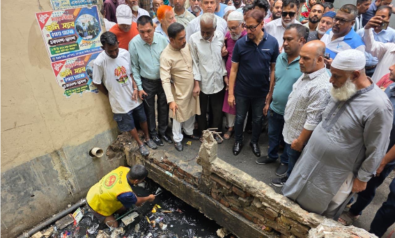 যত্রতত্র আবর্জনা ফেললে কঠোর ব্যবস্থা নেওয়া হবে : চসিক মেয়র