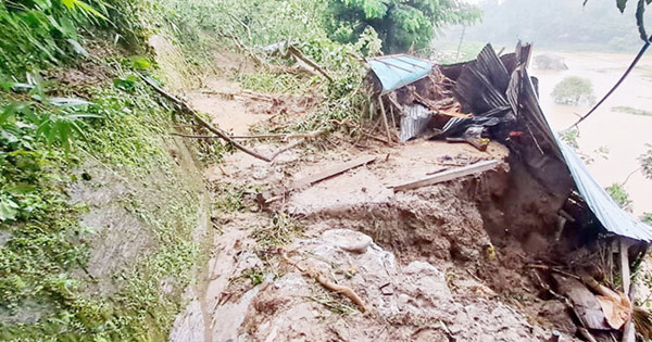 দৈনিক পূর্বকোণ - চট্টগ্রামের দৈনিক চট্টগ্রামে পাহাড়ধসের আশঙ্কা, অতিভারী বর্ষণের আভাস দেশে