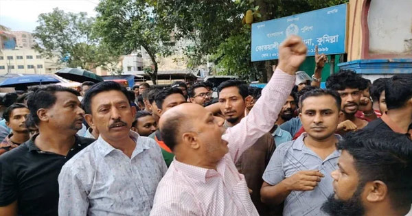 বিএনপি নেতা আটক, থানা ঘেরাও নেতা-কর্মীদের