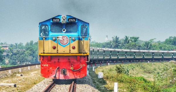 ঈদযাত্রায় প্রতিটি ট্রেনে নারীদের জন্য আলাদা বগি রাখার নির্দেশ
