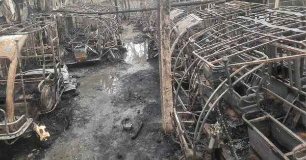 দৈনিক পূর্বকোণ - চট্টগ্রামের দৈনিক কুতুবদিয়ায় গ্যারেজে আগুন: ২১টি অটোরিকশা ভস্মীভূত, ক্ষতি ৩৫ লাখ টাকা