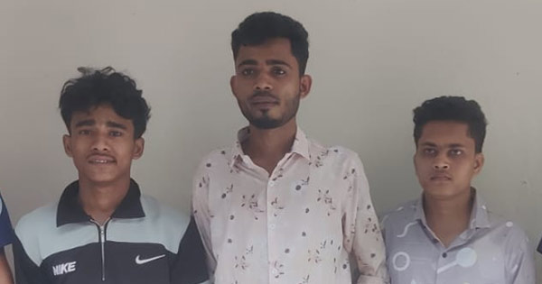 লোহাগাড়ায় স্থানীয়দের হাতে ইয়াবাসহ ৩ যুবক আটক