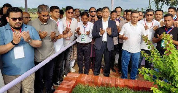 দৈনিক পূর্বকোণ - চট্টগ্রামের দৈনিক পেকুয়ায় শহীদ ওয়াসিমের কবর জিয়ারত করলেন প্রধানমন্ত্রী