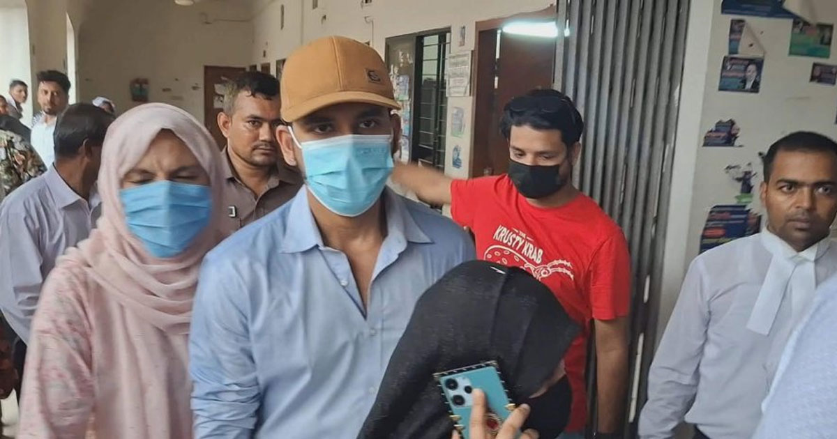 দৈনিক পূর্বকোণ - চট্টগ্রামের দৈনিক আত্মসমর্পণ করে জামিন চাইলেন অভিনেতা আলভী