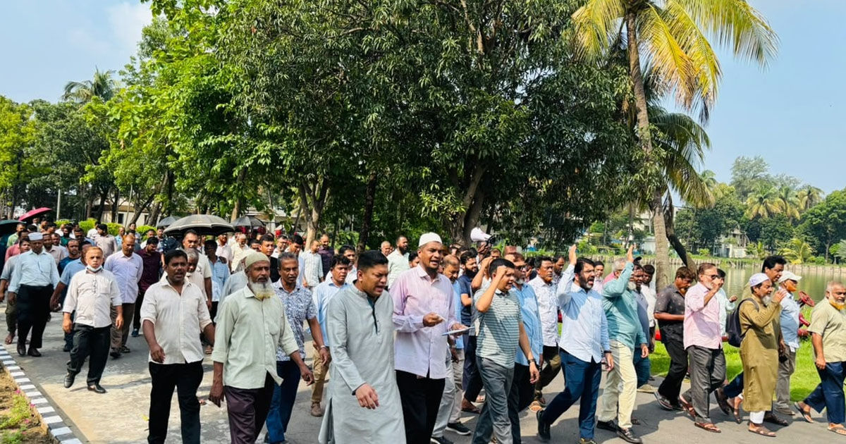 দৈনিক পূর্বকোণ - চট্টগ্রামের দৈনিক চট্টগ্রামে ইস্টার্ন রিফাইনারিতে ৪ দফা দাবিতে শ্রমিকদের বিক্ষোভ