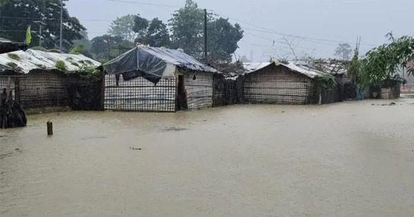 দৈনিক পূর্বকোণ - চট্টগ্রামের দৈনিক টেকনাফে ভারী বর্ষণে প্লাবিত আলীখালী রোহিঙ্গা ক্যাম্প
