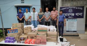 মিরসরাইয়ে ৩৪ লাখ টাকার ভারতীয় পণ্যসহ মাইক্রোবাস জব্দ