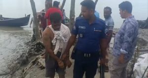 পেকুয়ায় অস্ত্র ও গুলিসহ আটক ২