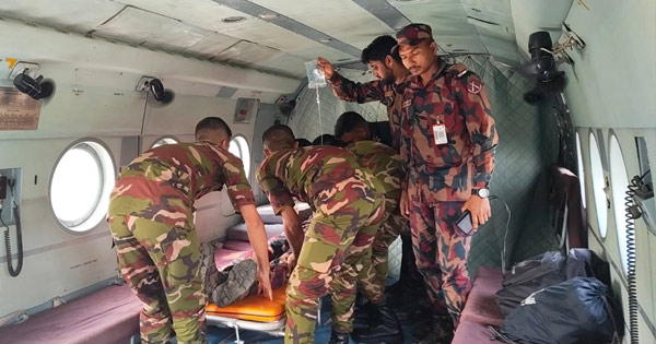 দৈনিক পূর্বকোণ - চট্টগ্রামের দৈনিক সীমান্তে দায়িত্ব পালনকালে অসুস্থ বিজিবি সদস্য, আনা হয়েছে চট্টগ্রামে