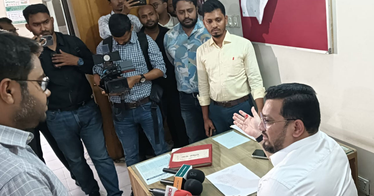 দৈনিক পূর্বকোণ - চট্টগ্রামের দৈনিক আকস্মিক পরিদর্শনে প্রতিমন্ত্রী, ভূমি অফিসে সেবার মান নিয়ে অসন্তোষ