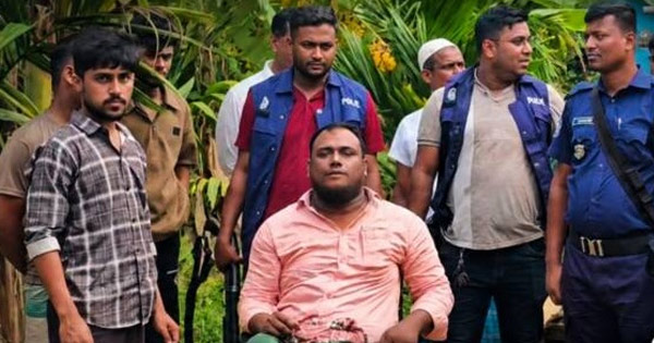 দৈনিক পূর্বকোণ - চট্টগ্রামের দৈনিক মালয়েশিয়ায় মানবপাচারকারী ‘লেইঙ্গা ছৈয়দুল’ গ্রেপ্তার