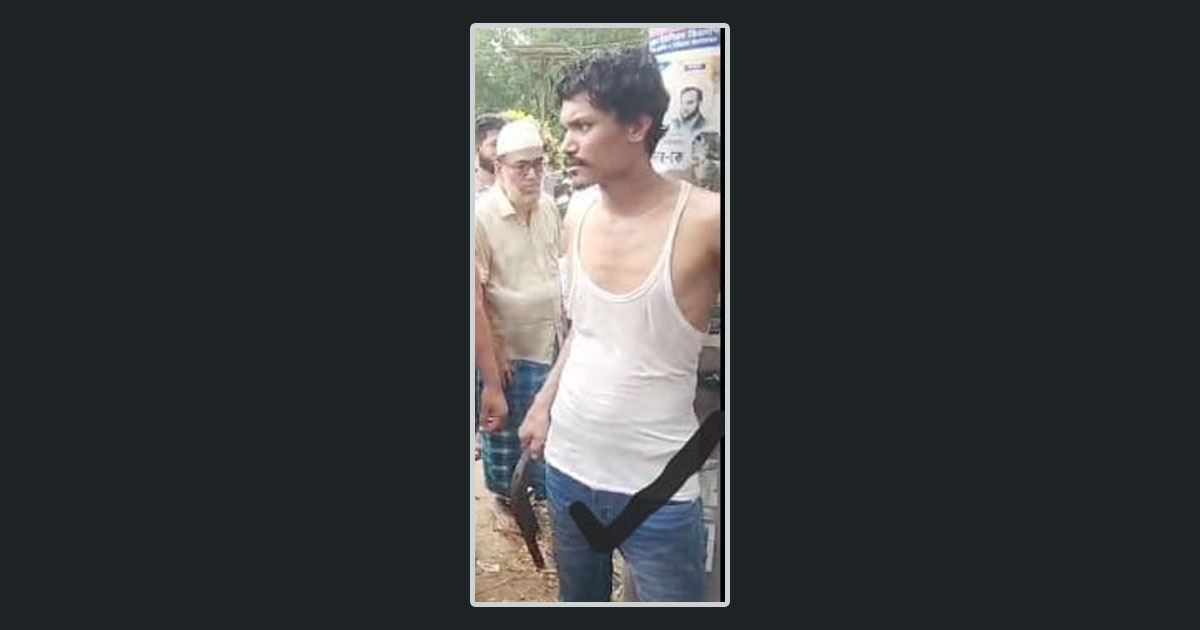 দৈনিক পূর্বকোণ - চট্টগ্রামের দৈনিক জনতার ধাওয়ায় অস্ত্রসহ আটক ছিনতাইকারী, ১ লাখ ২০ হাজার টাকা উদ্ধার