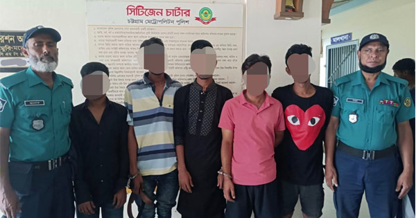 দৈনিক পূর্বকোণ - চট্টগ্রামের দৈনিক ডবলমুরিংয়ে ডাকাতির প্রস্তুতিকালে অস্ত্রসহ গ্রেপ্তার ৫