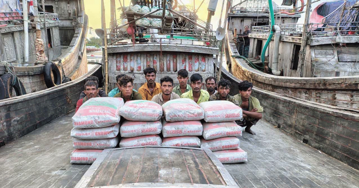 দৈনিক পূর্বকোণ - চট্টগ্রামের দৈনিক মিয়ানমারে পাচারকালে দেড় হাজার বস্তা সিমেন্ট জব্দ, আটক ২১